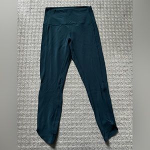 Lululemon Aligns 25" Petal Night Diver